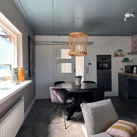 B&B Het Kleine Huisje Emmen Exteriör bild