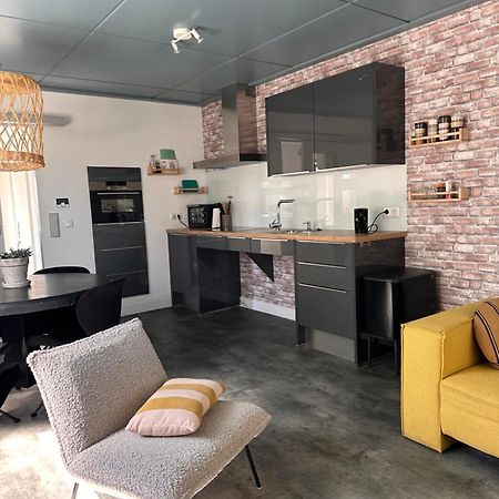 B&B Het Kleine Huisje Emmen Exteriör bild