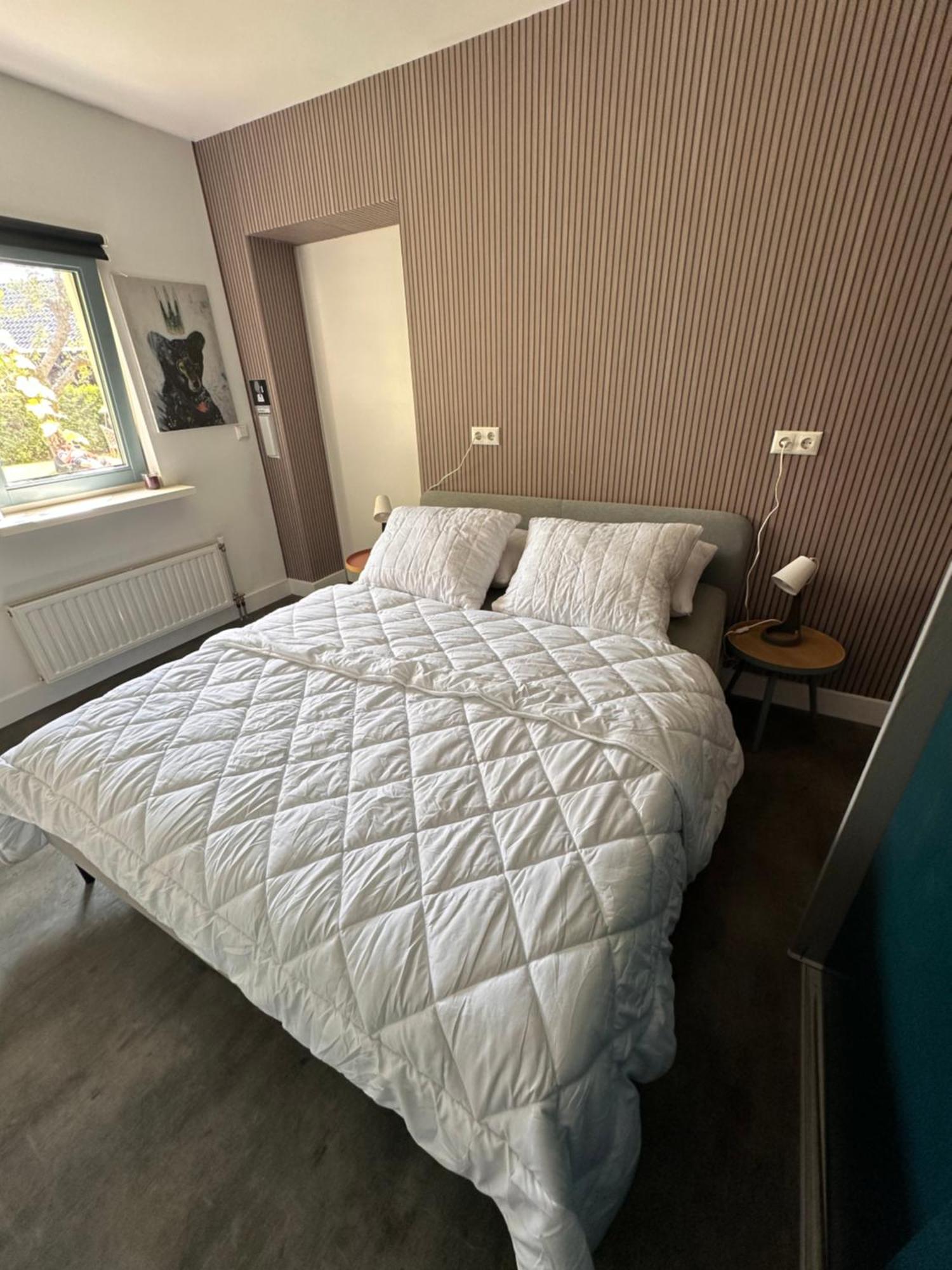 B&B Het Kleine Huisje Emmen Exteriör bild