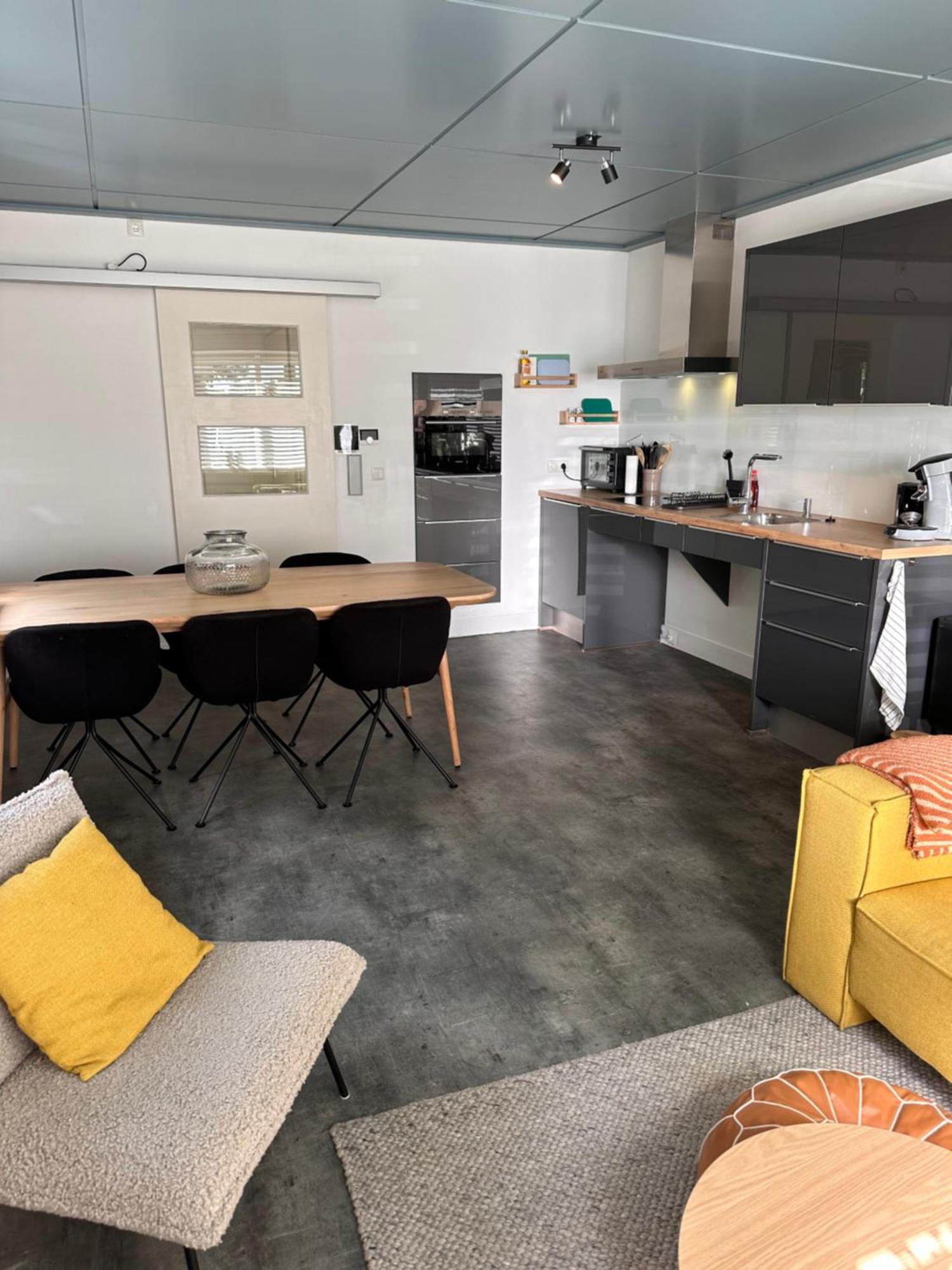 B&B Het Kleine Huisje Emmen Exteriör bild