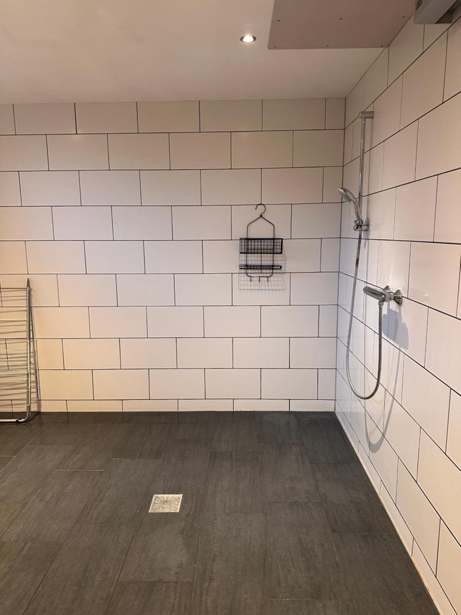 B&B Het Kleine Huisje Emmen Exteriör bild