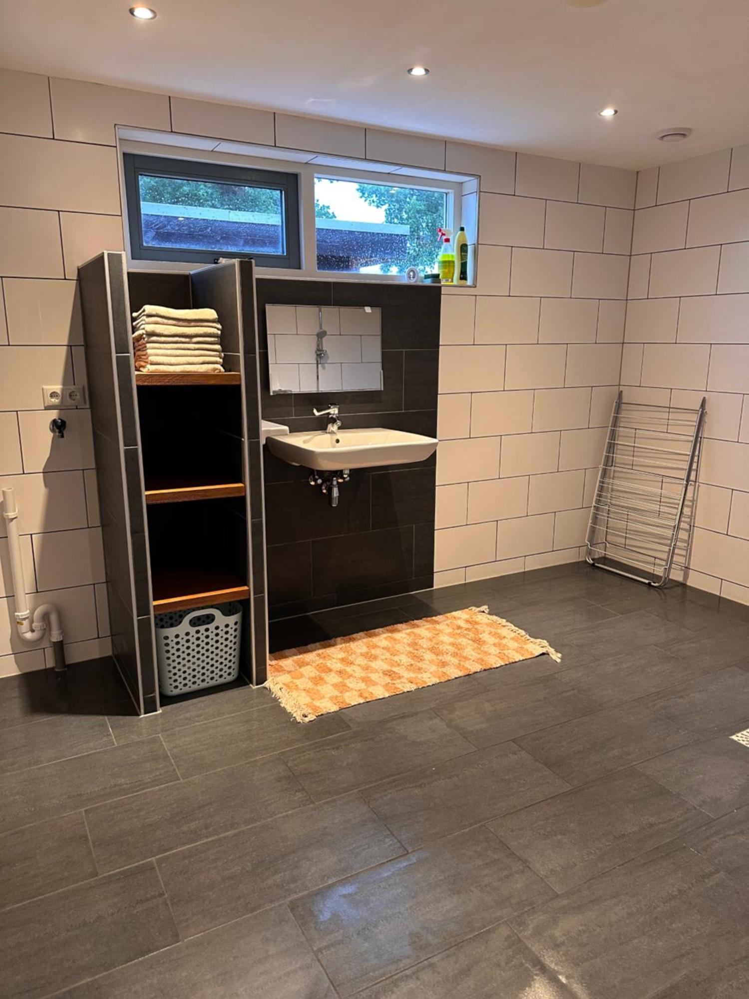 B&B Het Kleine Huisje Emmen Exteriör bild