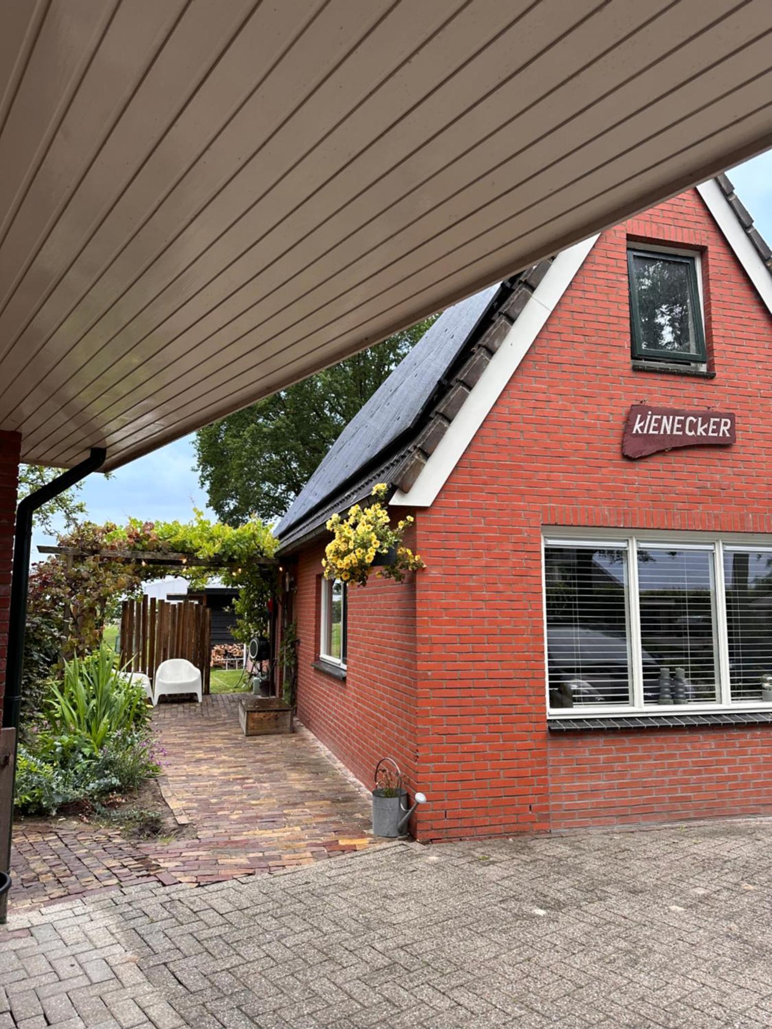 B&B Het Kleine Huisje Emmen Exteriör bild