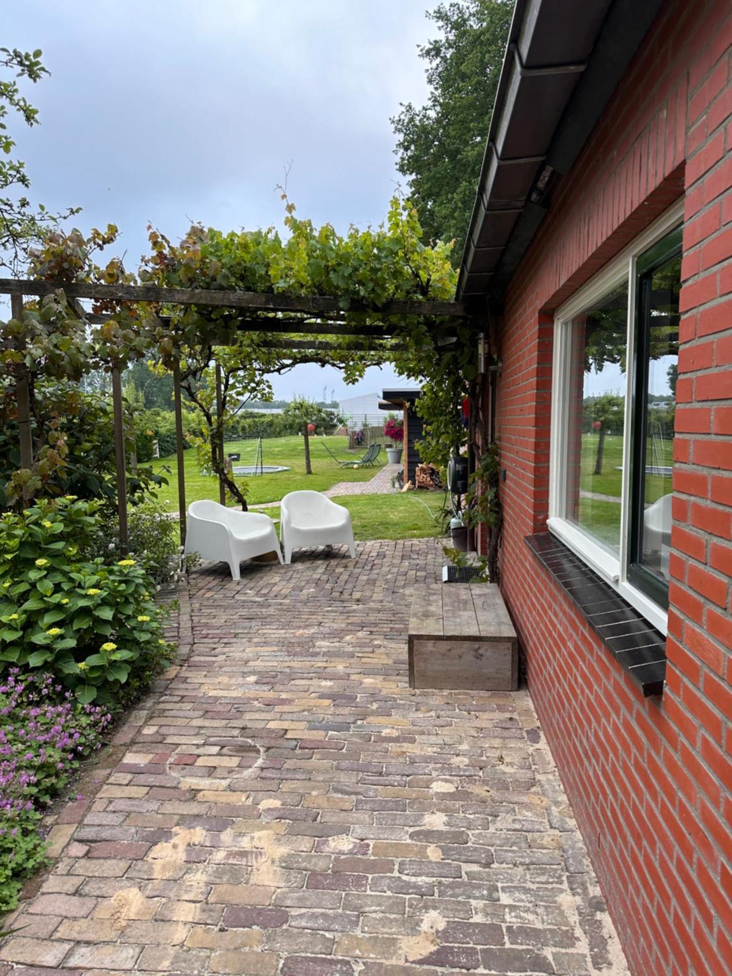 B&B Het Kleine Huisje Emmen Exteriör bild