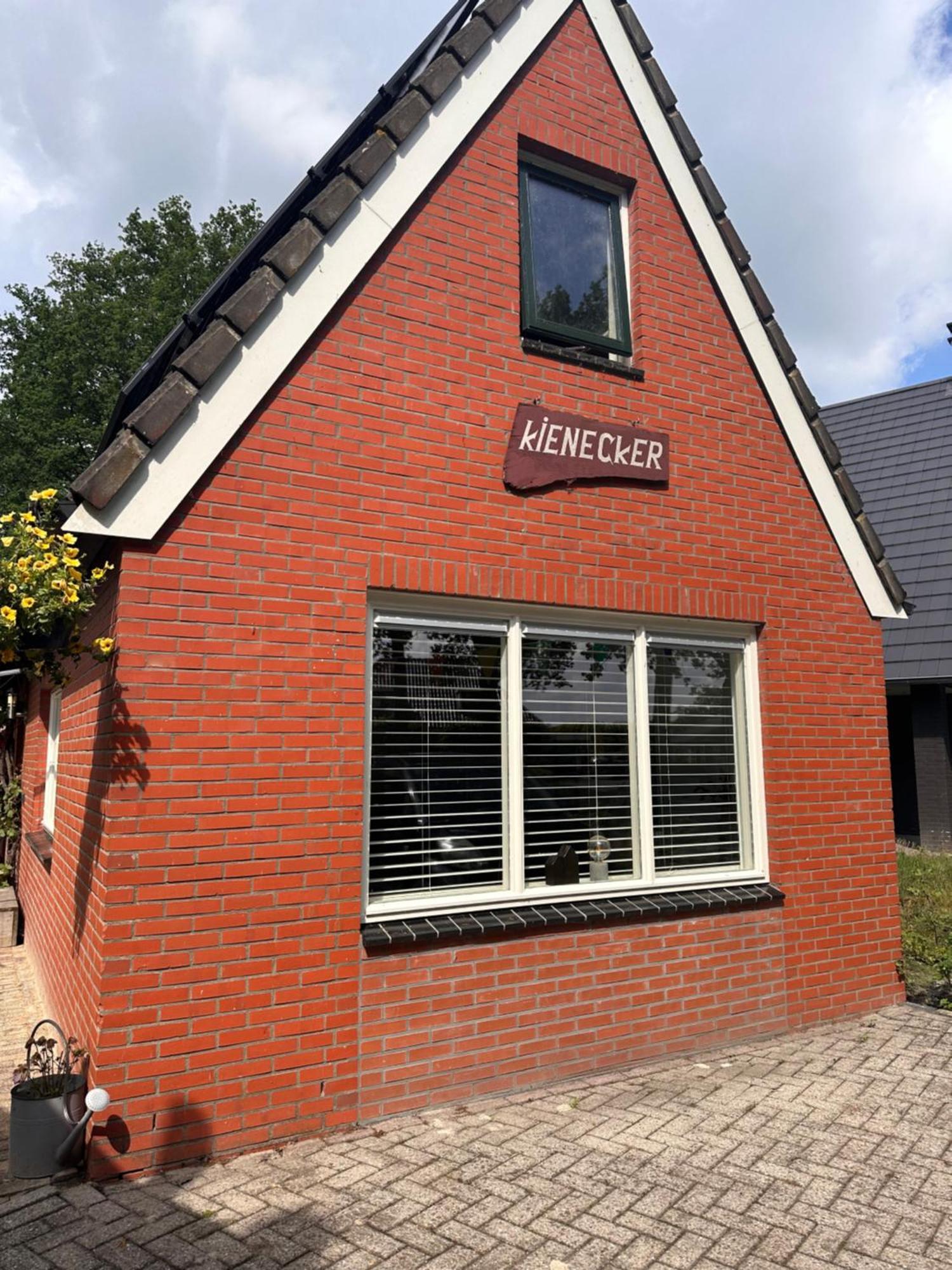 B&B Het Kleine Huisje Emmen Exteriör bild