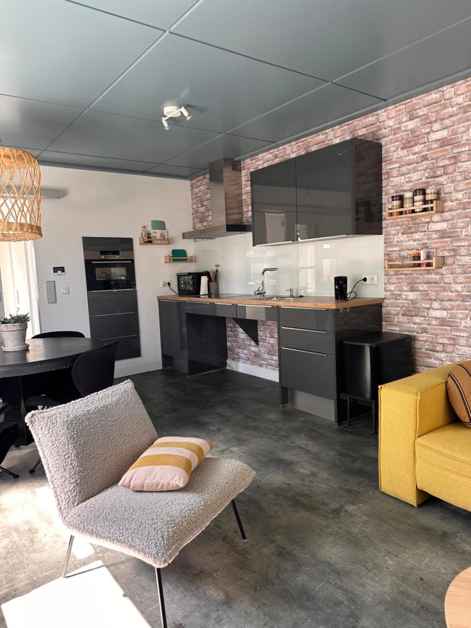 B&B Het Kleine Huisje Emmen Exteriör bild